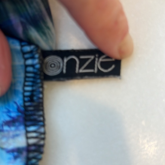 Onzie s/m yoga Capri leggings - Picture 2 of 2